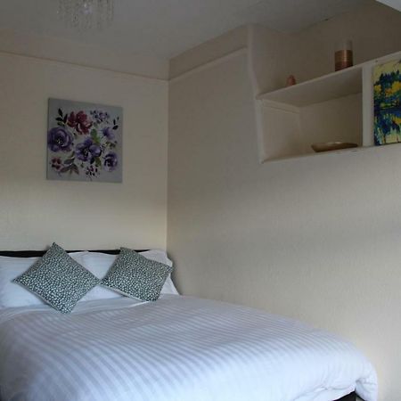 John St Town House - Self Catering - Guesthouse Style - Great Value Family And Double Rooms เวิร์คคิงตัน ภายนอก รูปภาพ