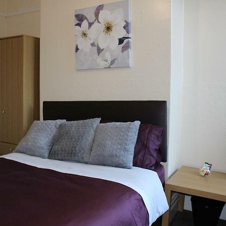 John St Town House - Self Catering - Guesthouse Style - Great Value Family And Double Rooms เวิร์คคิงตัน ภายนอก รูปภาพ