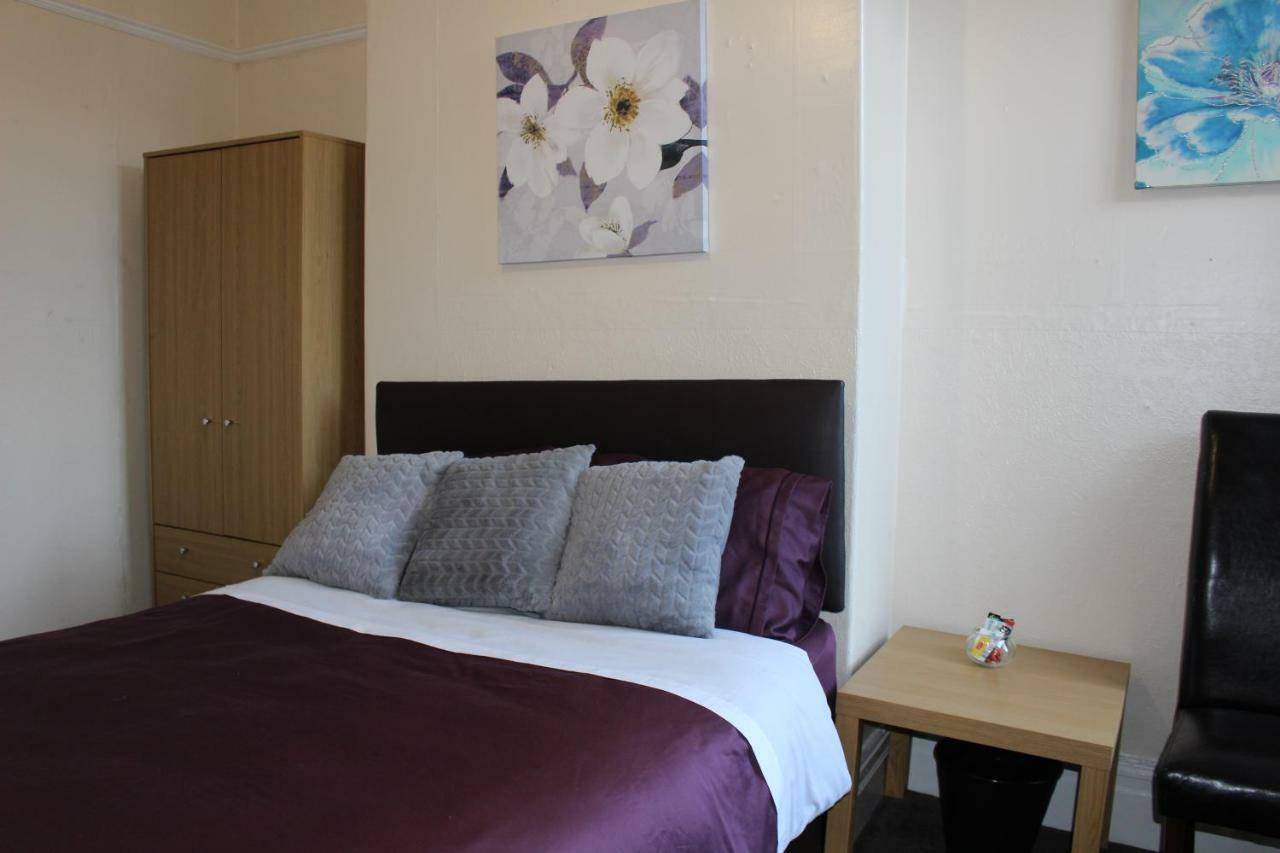 John St Town House - Self Catering - Guesthouse Style - Great Value Family And Double Rooms เวิร์คคิงตัน ภายนอก รูปภาพ