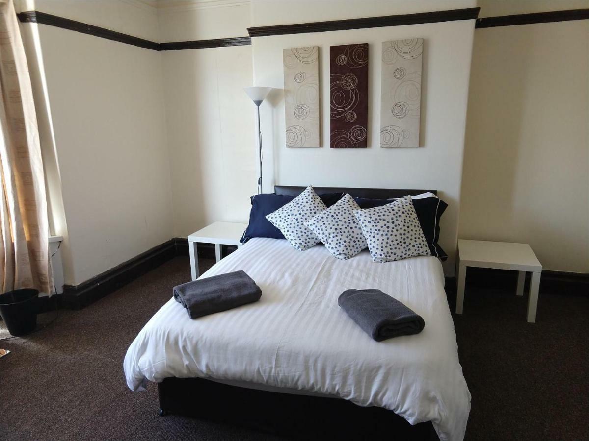 John St Town House - Self Catering - Guesthouse Style - Great Value Family And Double Rooms เวิร์คคิงตัน ภายนอก รูปภาพ